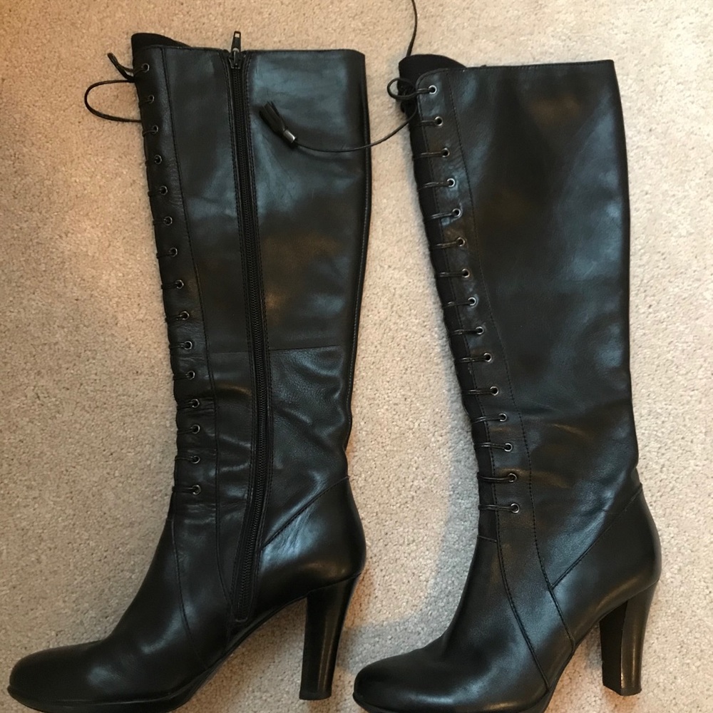 TAHARI heeled boots